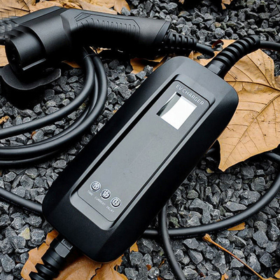16A 3.6KW 전기 차량 충전기 IP66 등급과 AC 220V 20% 출력 전압