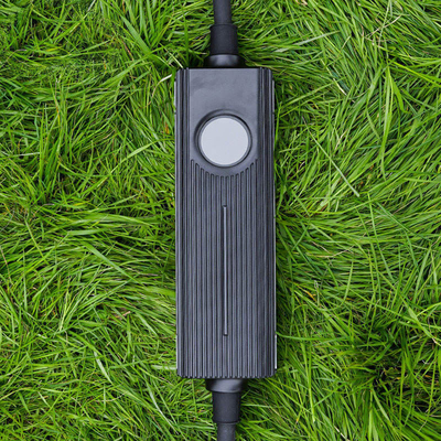 16.5KW 휴대용 EV 충전기 화면 디스플레이와 연결 타입 2 모델 3