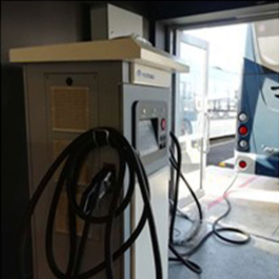 CCS 인터페이스 400KW 출력 전력 DC 광고 디스플레이와 함께 빠른 EV 충전 스테이션